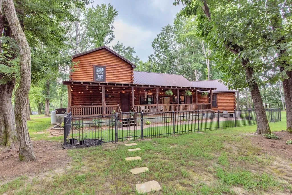 4210 Highway 76 Cottontown TN 37048
