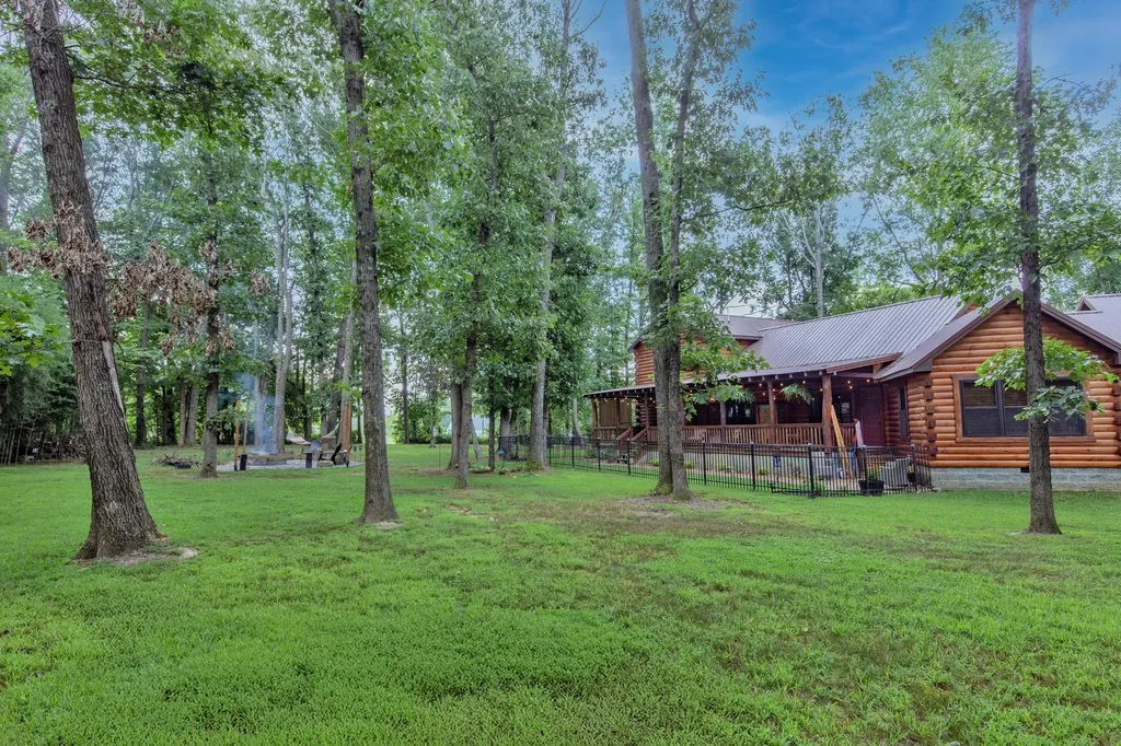 4210 Highway 76 Cottontown TN 37048