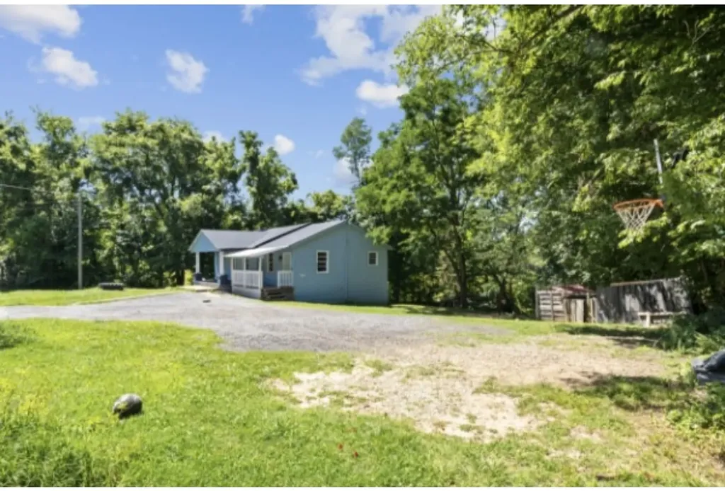 559 Palmyra Road Clarksville TN 37040