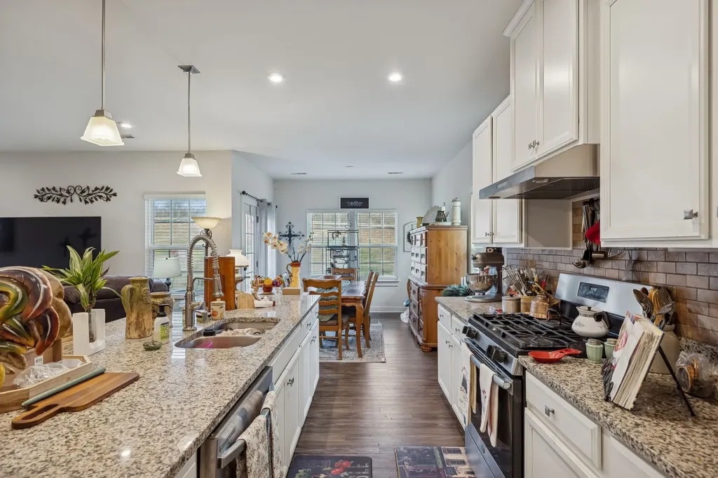 3043 Persimmon Street Columbia TN 38401