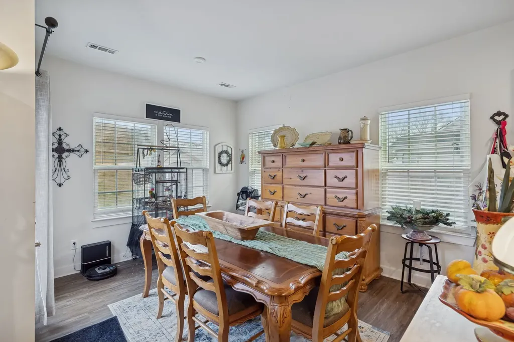 3043 Persimmon Street Columbia TN 38401