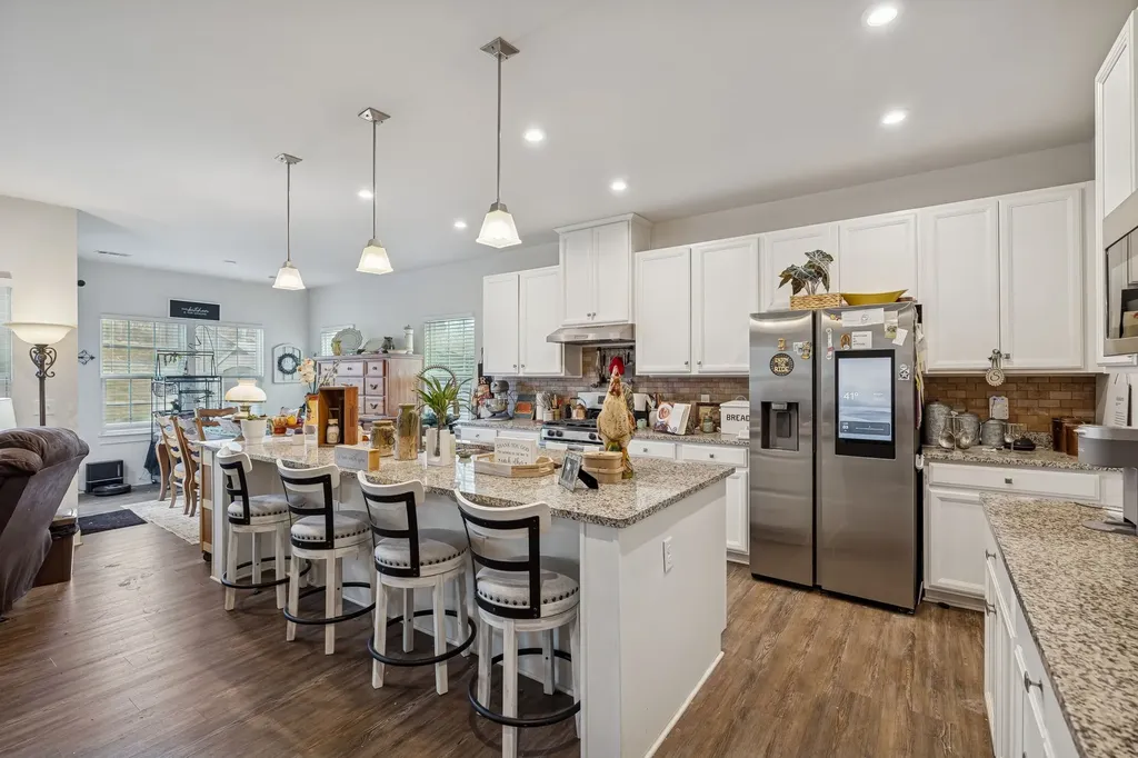 3043 Persimmon Street Columbia TN 38401