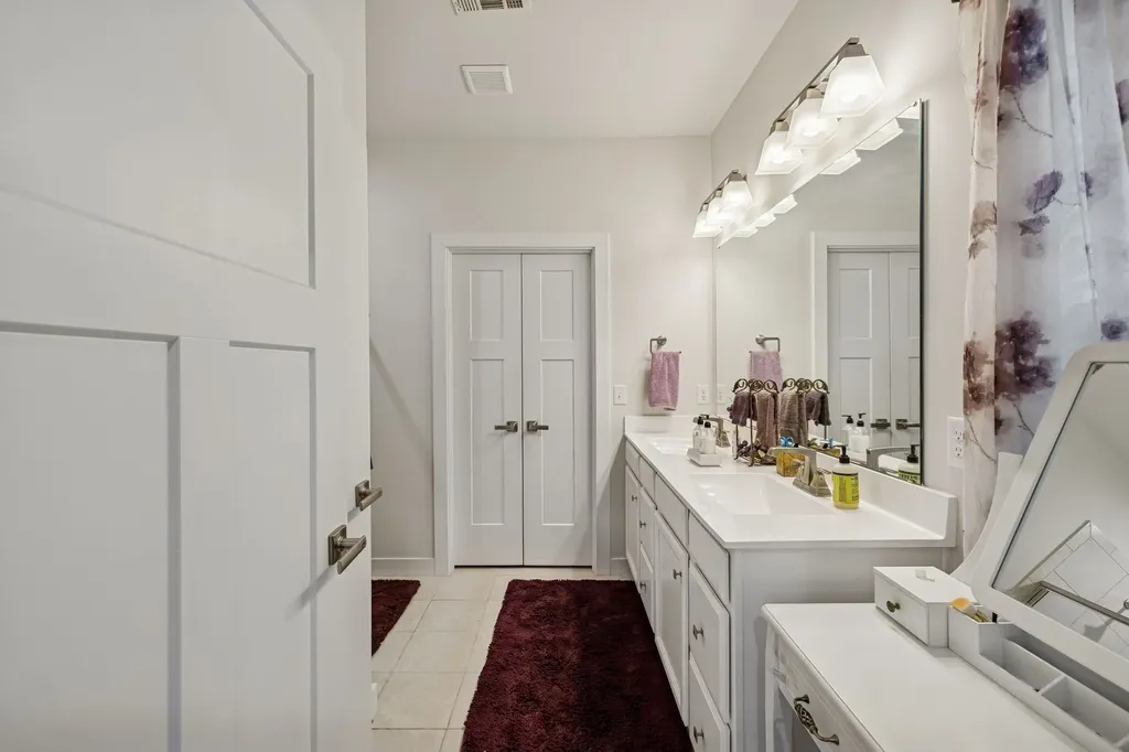 3043 Persimmon Street Columbia TN 38401