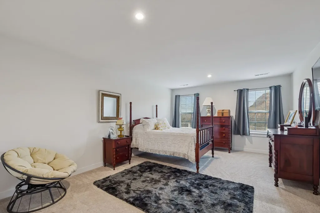 3043 Persimmon Street Columbia TN 38401