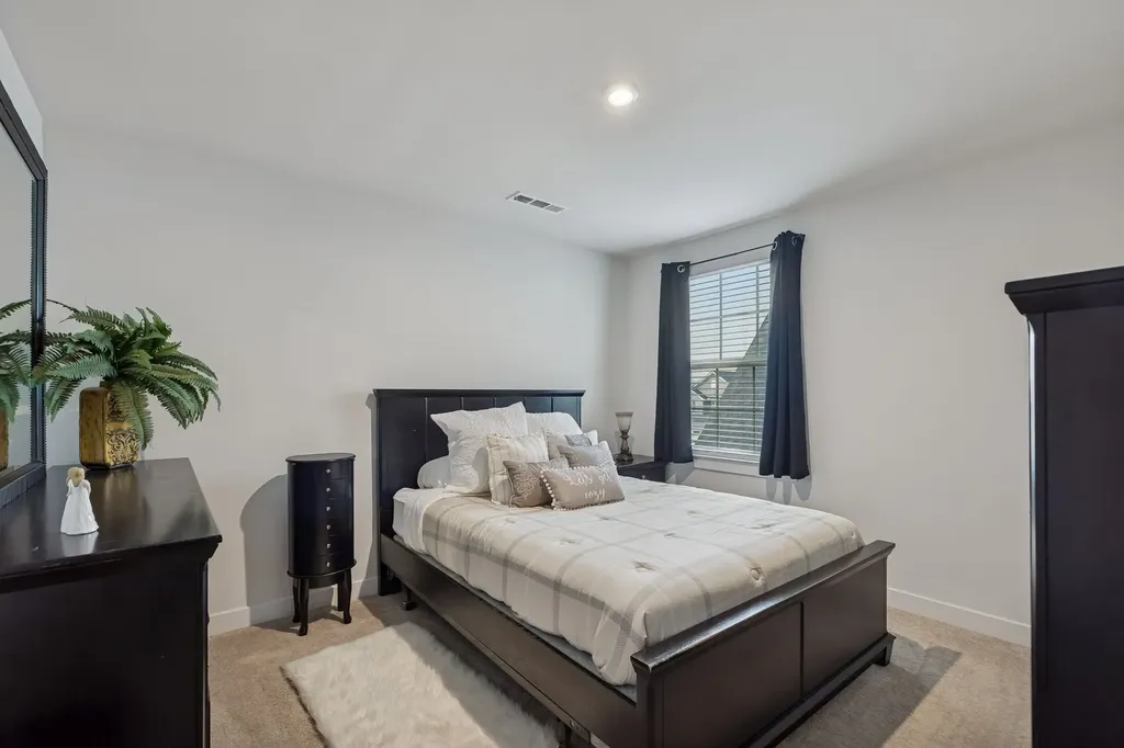 3043 Persimmon Street Columbia TN 38401