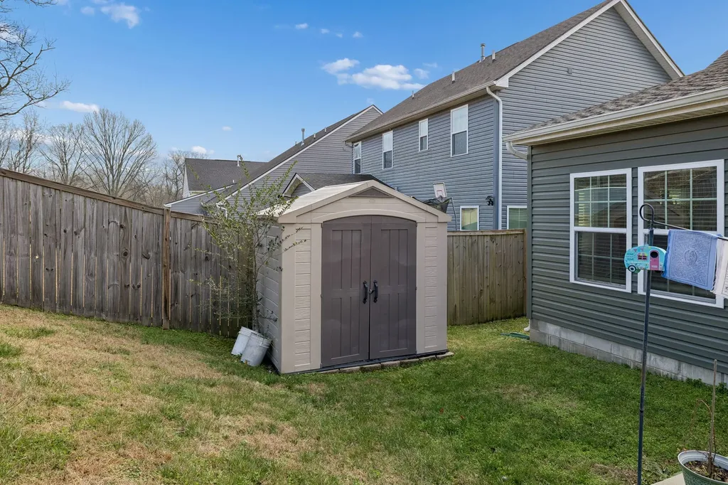 3043 Persimmon Street Columbia TN 38401