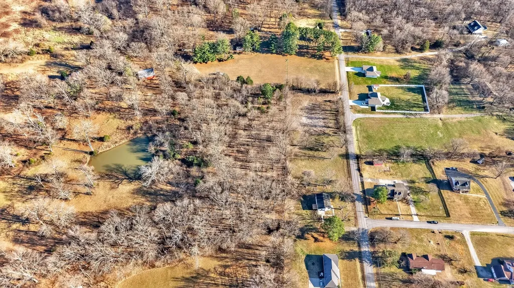1991 Raymond Hodges Road Cottontown TN 37048