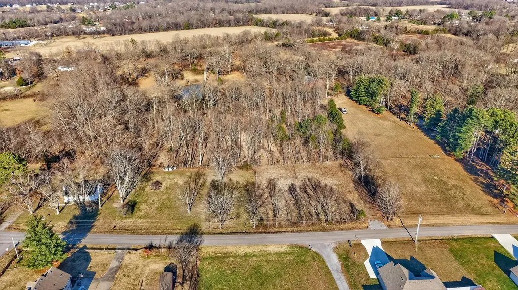 1991 Raymond Hodges Road Cottontown TN 37048