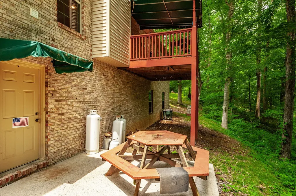 6513 N Mount Pleasant Road Greenbrier TN 37073