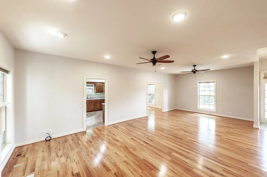 6513 N Mount Pleasant Road Greenbrier TN 37073