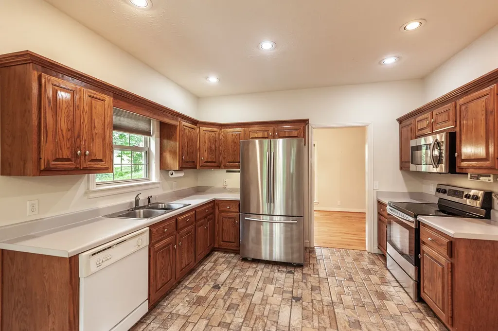 6513 N Mount Pleasant Road Greenbrier TN 37073