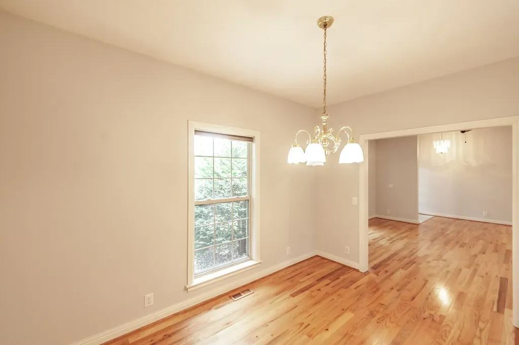 6513 N Mount Pleasant Road Greenbrier TN 37073