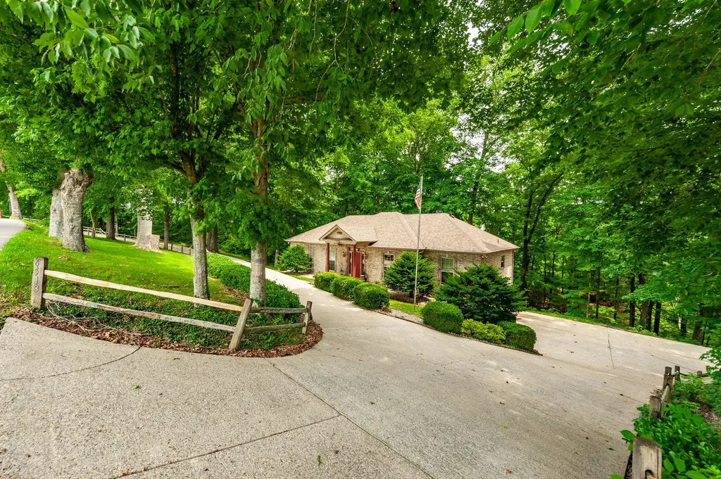 6513 N Mount Pleasant Road Greenbrier TN 37073