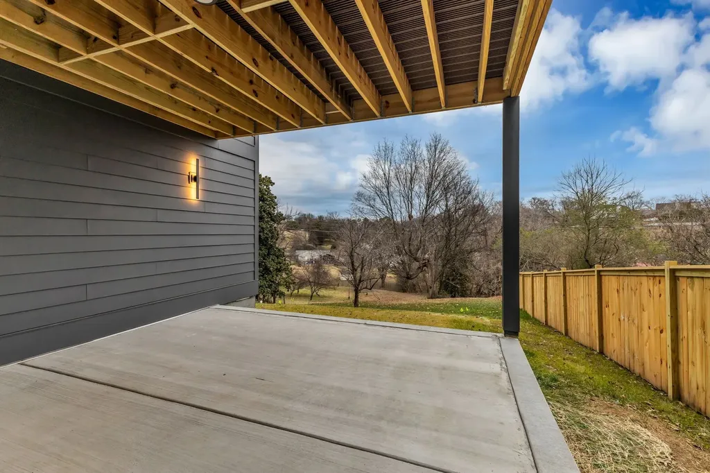 2505 Barclay Drive Nashville TN 37206