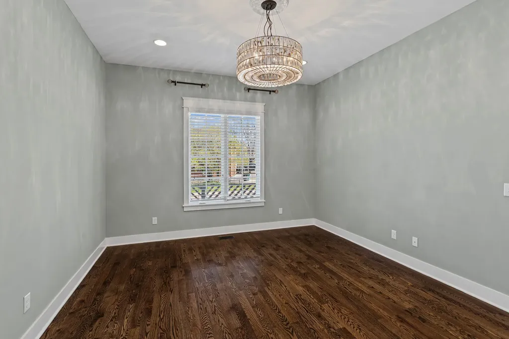 5704 Old Harding Pike Nashville TN 37205