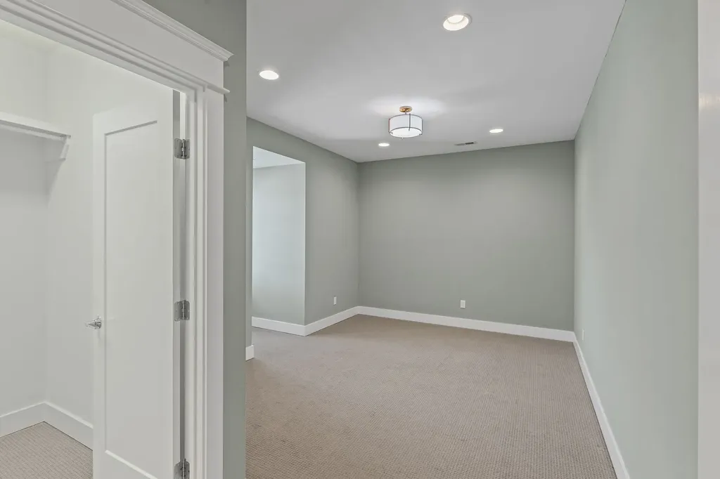 5704 Old Harding Pike Nashville TN 37205