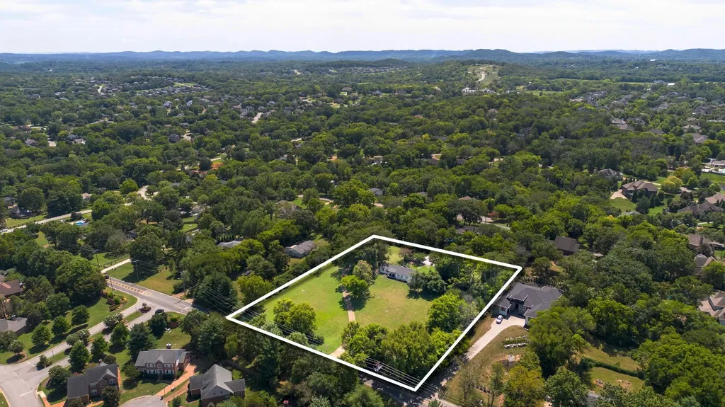 5723 Cloverland Drive Brentwood TN 37027