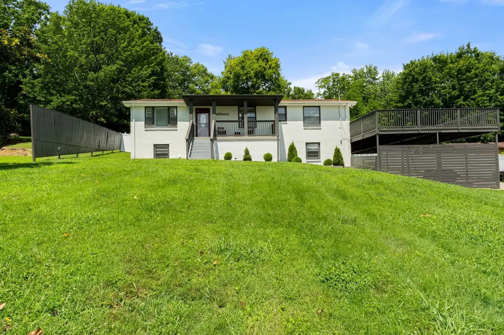 213 Riverwood Drive Hendersonville TN 37075