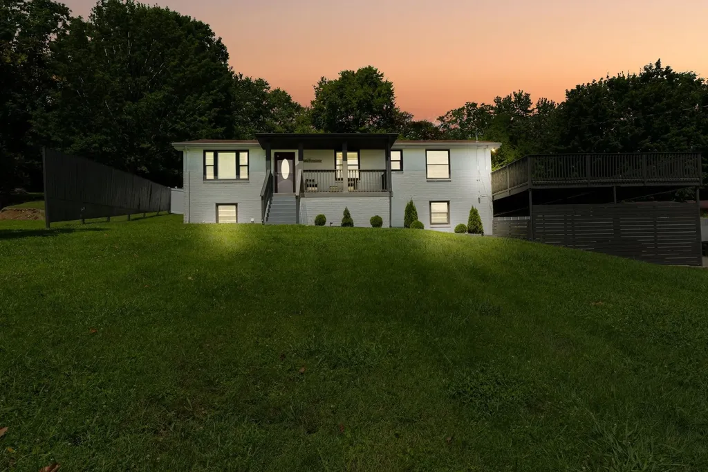 213 Riverwood Drive Hendersonville TN 37075