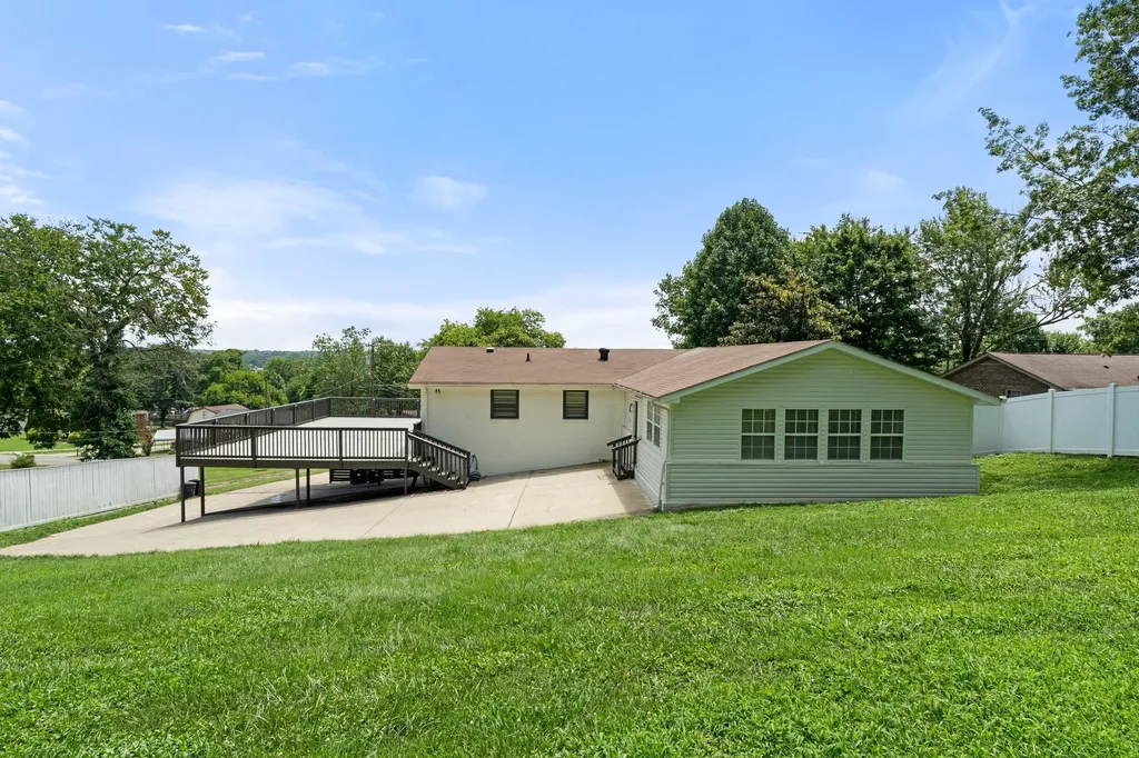 213 Riverwood Drive Hendersonville TN 37075