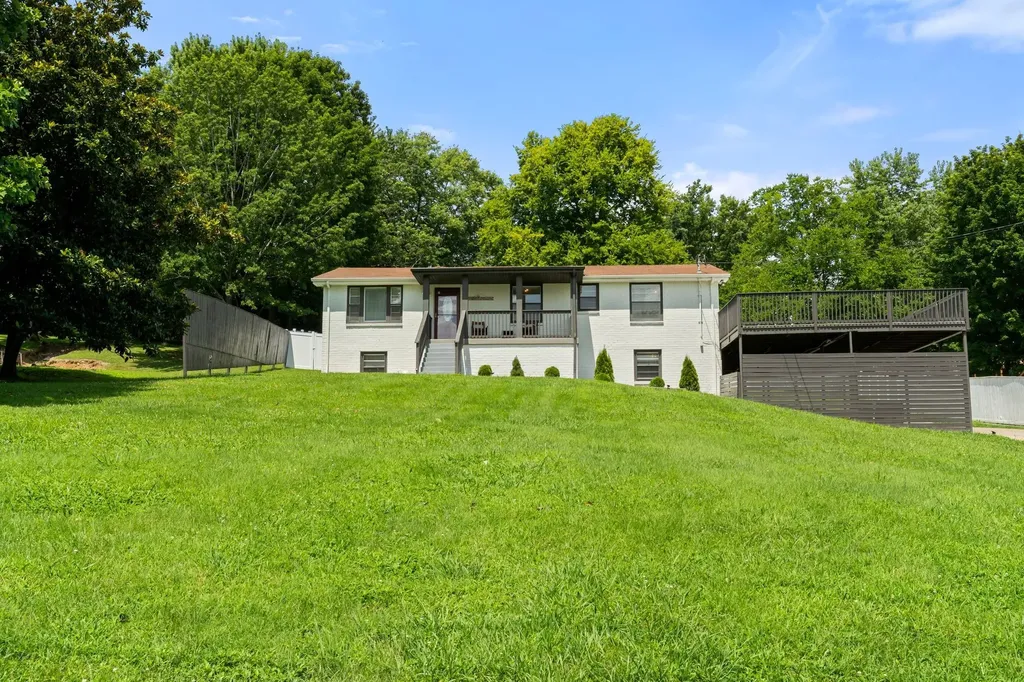213 Riverwood Drive Hendersonville TN 37075