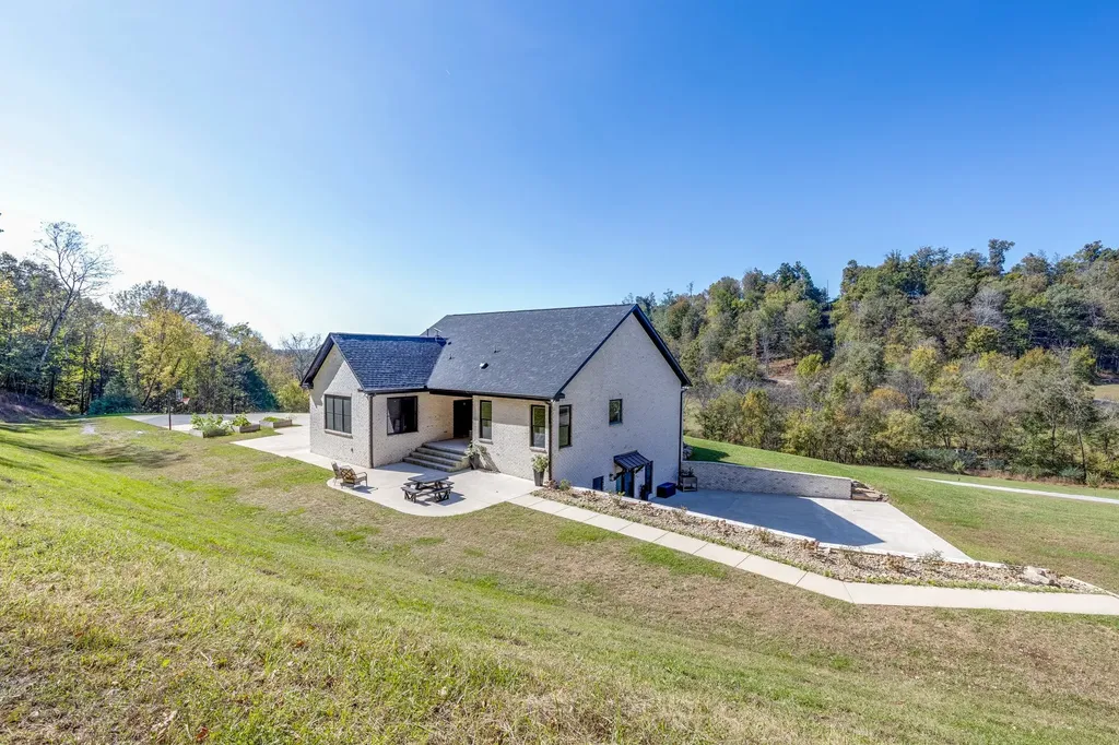 564 Mt Olive Cemetery Road Lynnville TN 38472