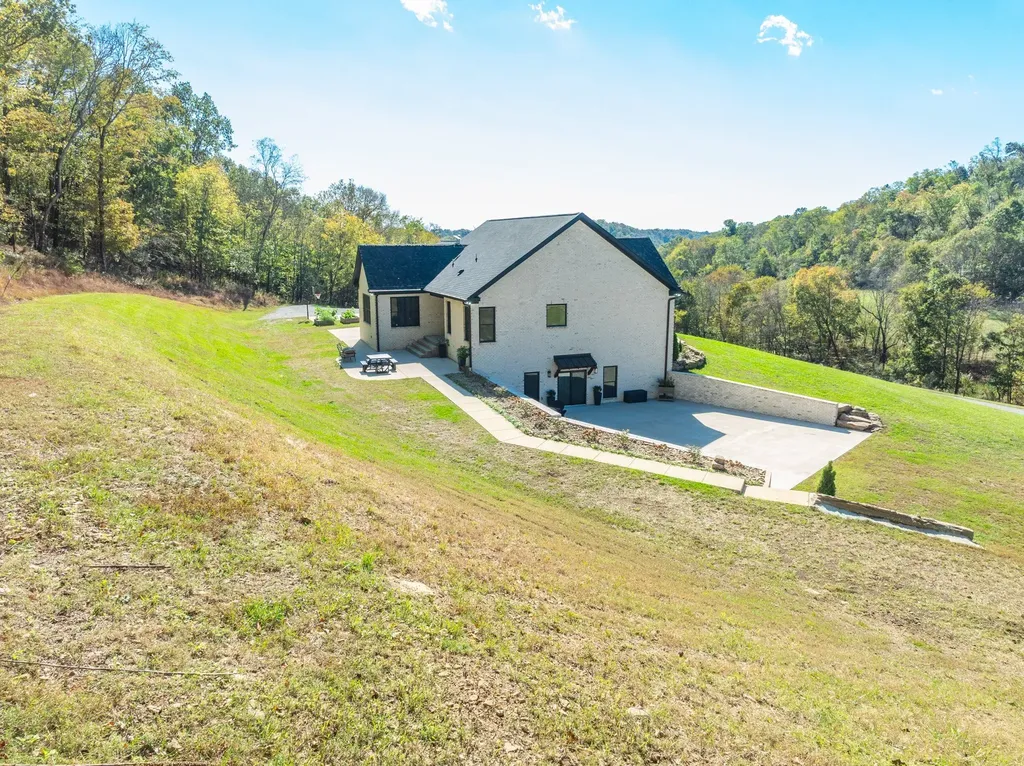 564 Mt Olive Cemetery Road Lynnville TN 38472