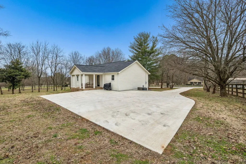670 Northridge Road Columbia TN 38401