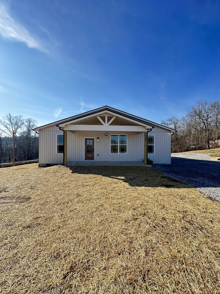 988 Davenport Road Cumberland City TN 37050