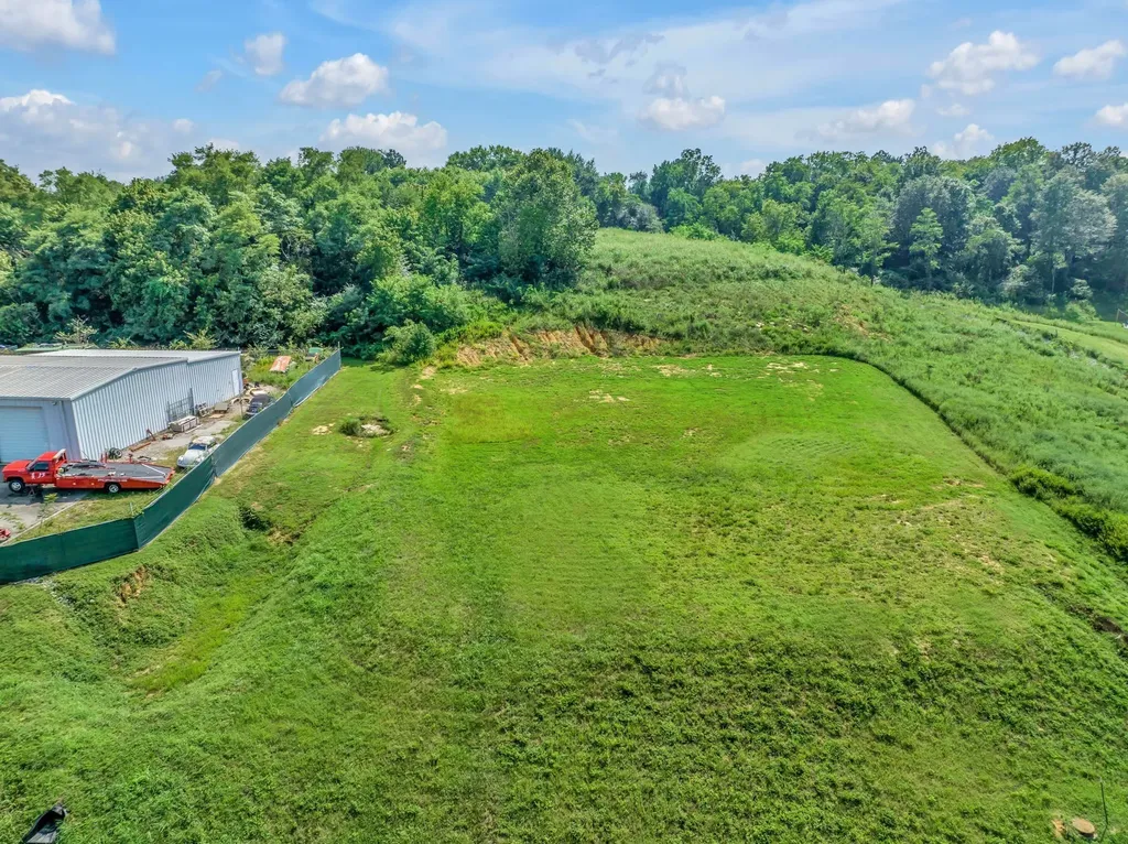 2501 Precast Drive, N Columbia TN 38401