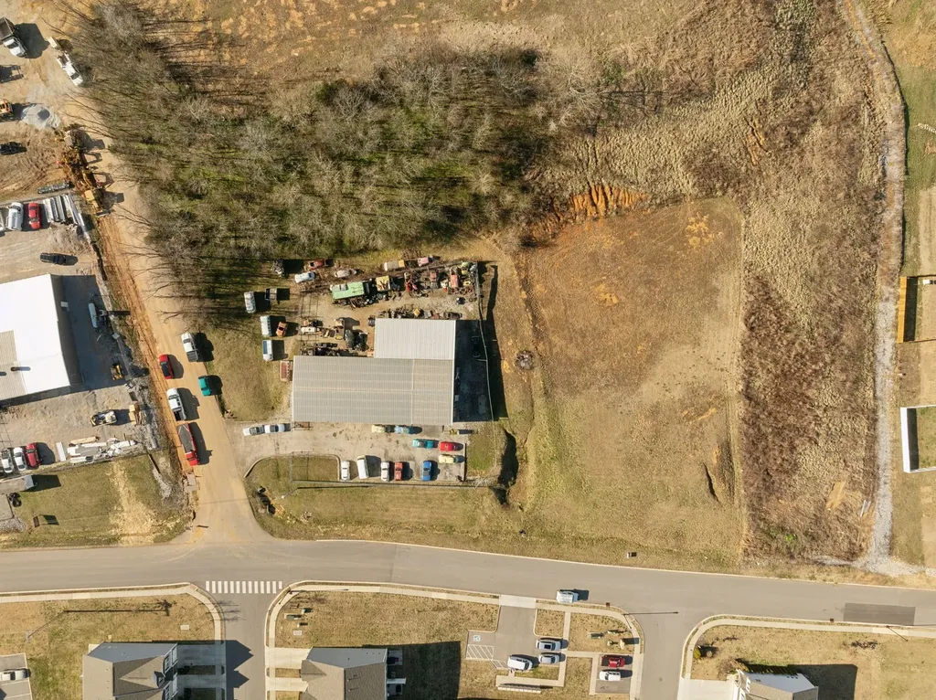2501 Precast Drive, N Columbia TN 38401