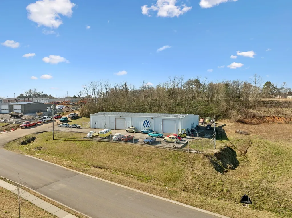 2501 Precast Drive, N Columbia TN 38401