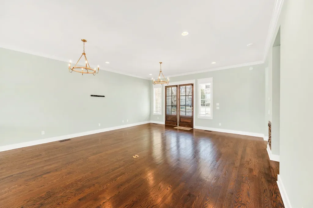 5704 Old Harding Pike Nashville TN 37205