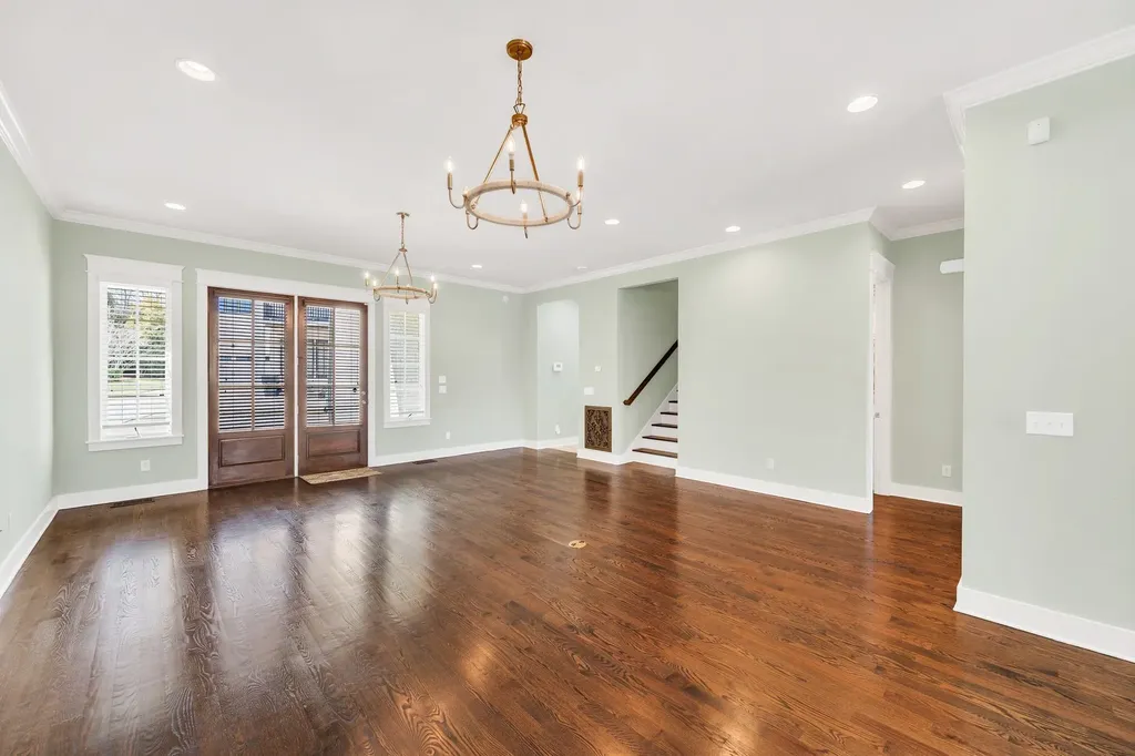 5704 Old Harding Pike Nashville TN 37205