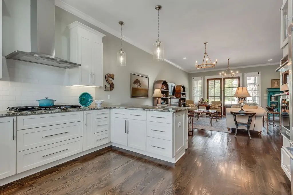 5704 Old Harding Pike Nashville TN 37205