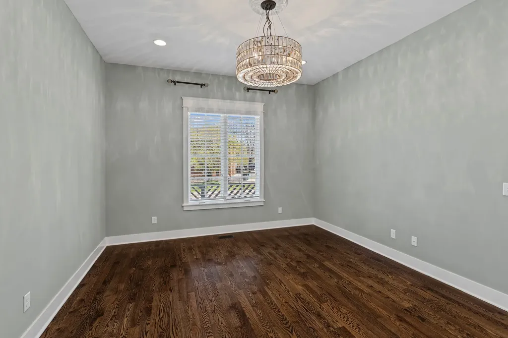 5704 Old Harding Pike Nashville TN 37205