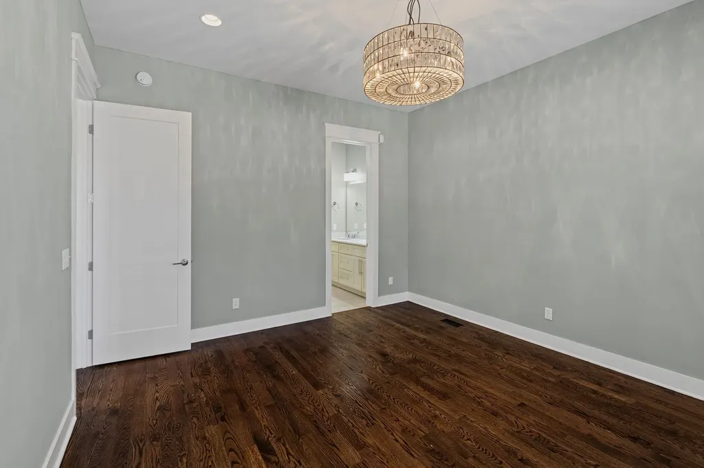 5704 Old Harding Pike Nashville TN 37205