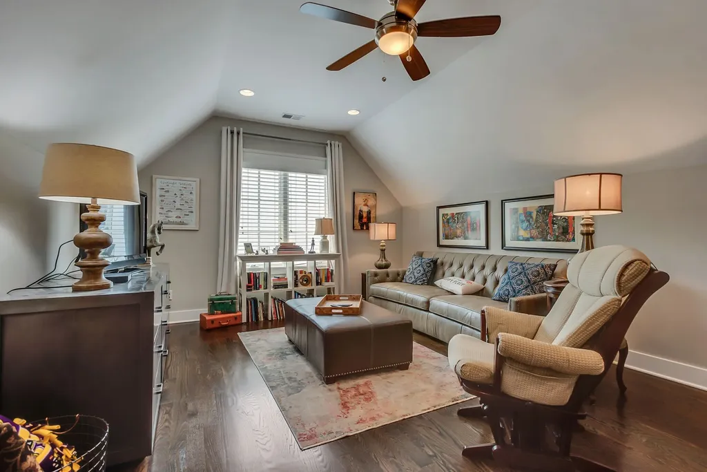5704 Old Harding Pike Nashville TN 37205