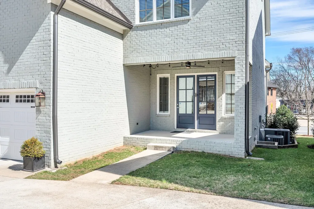 5704 Old Harding Pike Nashville TN 37205