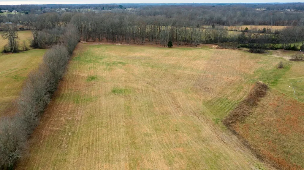3021 Highway 25 Cottontown TN 37048
