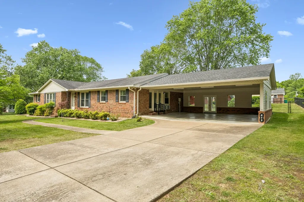 618 Fairlane Drive Lewisburg TN 37091