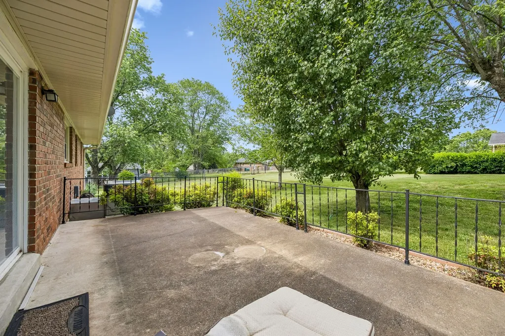 618 Fairlane Drive Lewisburg TN 37091