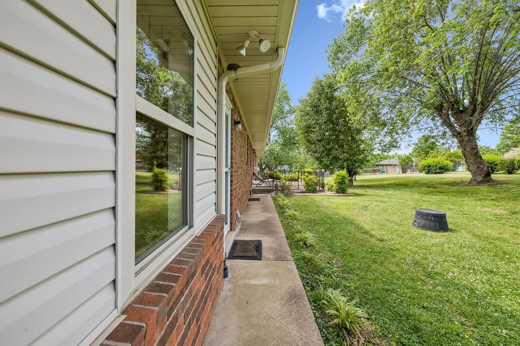 618 Fairlane Drive Lewisburg TN 37091