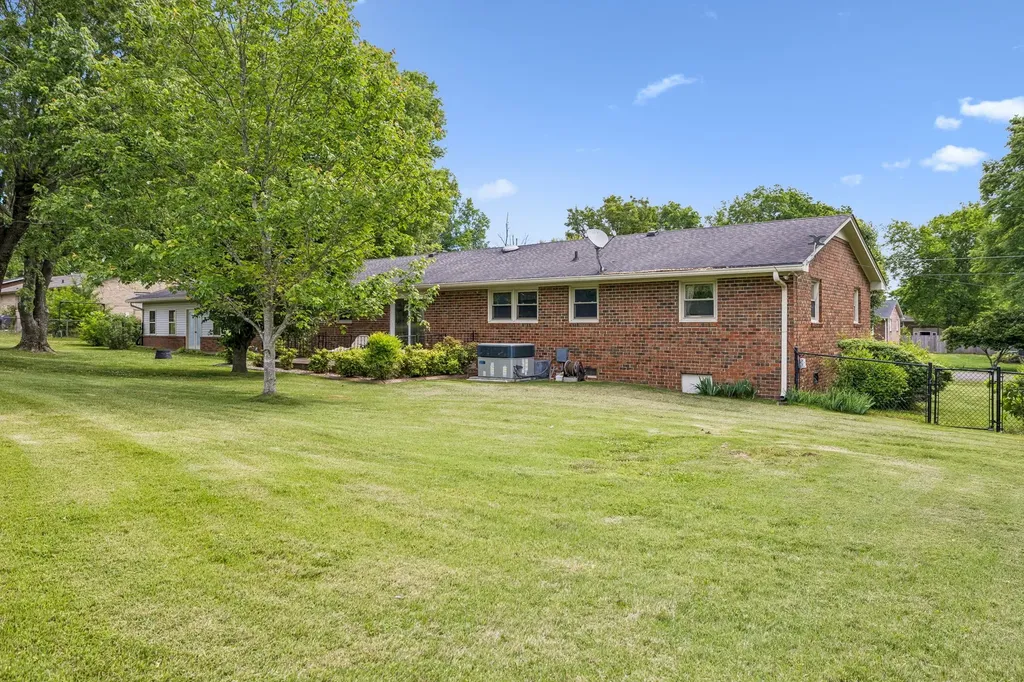 618 Fairlane Drive Lewisburg TN 37091