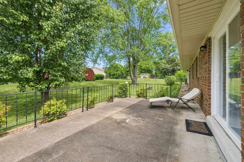 618 Fairlane Drive Lewisburg TN 37091