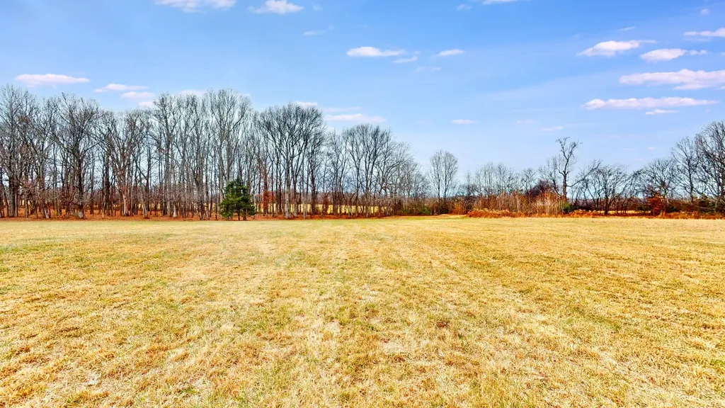 3017 Highway 25 Cottontown TN 37048