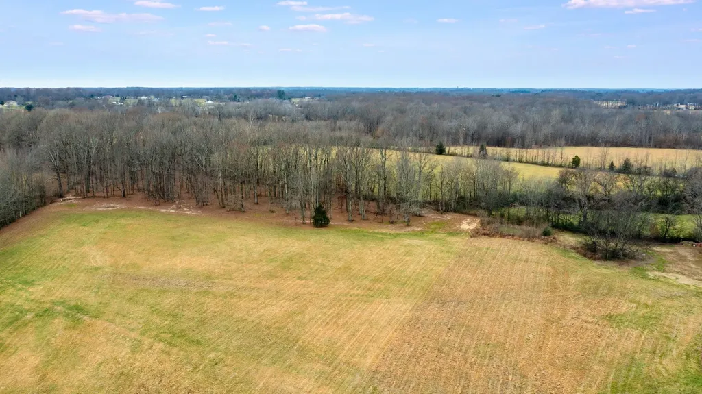 3017 Highway 25 Cottontown TN 37048