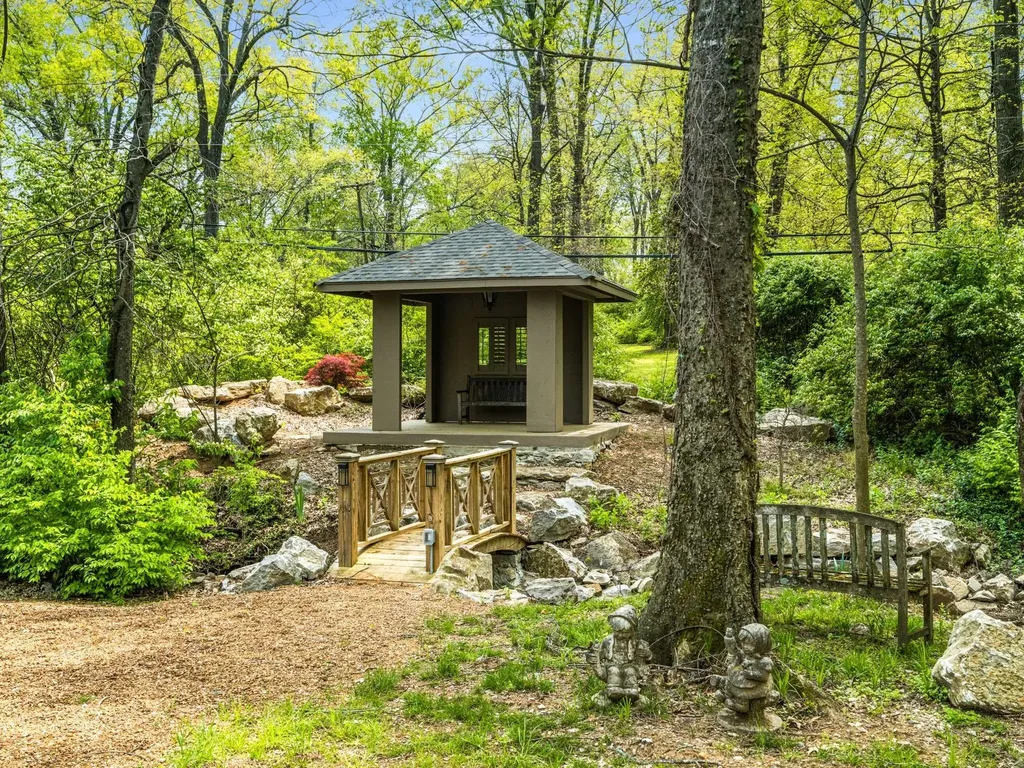 305 Davidson Road Nashville TN 37205