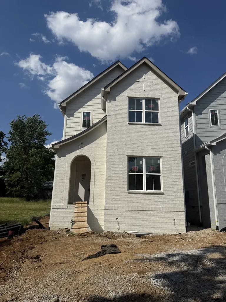 1007A Fairwin Avenue Nashville TN 37216
