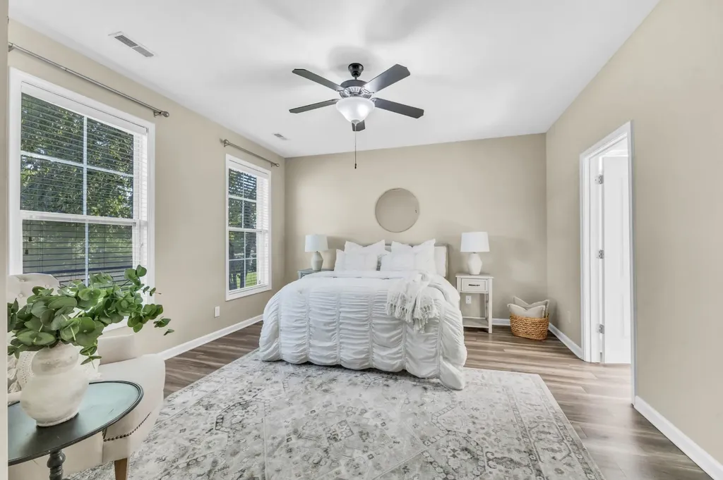 184 Whitman Alley Clarksville TN 37043